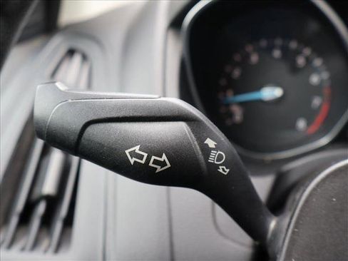 Used 2015 Ford Focus SE w/ Equipment Group 201A FWD image 16