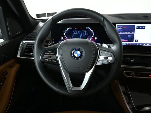 Used 2026 BMW X5 xDrive50e AWD/4WD image 17