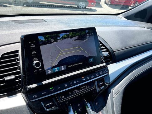 Used 2025 Honda Odyssey Sport-L image 13