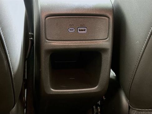 Used 2025 Chevrolet Trax LT FWD image 12