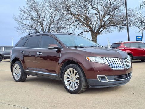 Used 2012 Lincoln MKX FWD image 1