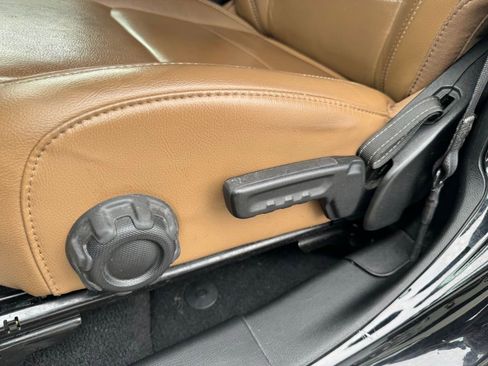 Used 2022 Jeep Wrangler Unlimited Sahara w/ Cold Weather Group image 18