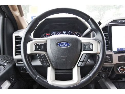 Used 2022 Ford F250 Lariat w/ Lariat Ultimate Package AWD/4WD image 14
