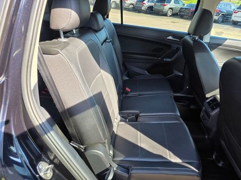 Used 2020 Volkswagen Tiguan SE w/ 3rd Row Seat Package AWD/4WD image 13