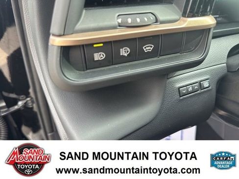 Used 2025 Toyota Crown Signia Limited w/ Advanced Technology Package image 15