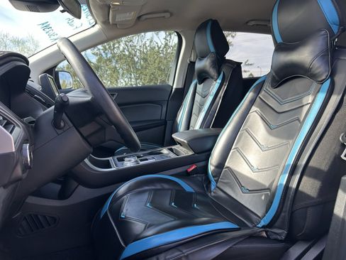 Used 2023 Ford Edge SE w/ Black Appearance Package image 12