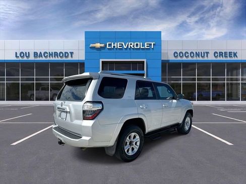 Used 2018 Toyota 4Runner SR5 image 8