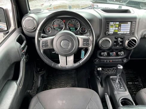 Used 2016 Jeep Wrangler Unlimited Sport image 4