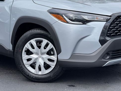 Used 2024 Toyota Corolla Cross L image 3