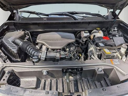 Used 2023 GMC Acadia AT4 w/ Technology Package image 32