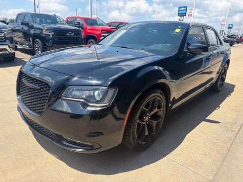 Used 2021 Chrysler 300 S RWD image 2
