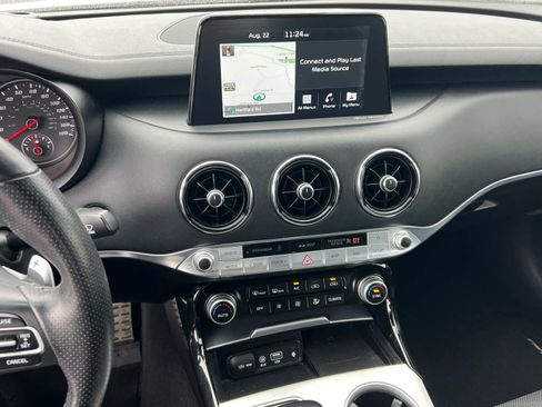 Used 2019 Kia Stinger GT2 AWD/4WD image 13