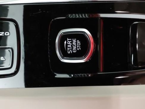 New 2026 Volvo XC60 B5 Ultra w/ Climate Package image 29