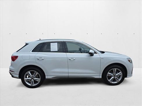Used 2024 Audi Q3 2.0T Premium Plus w/ Premium Plus Package image 4