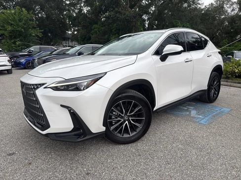 Used 2024 Lexus NX 250 FWD image 3