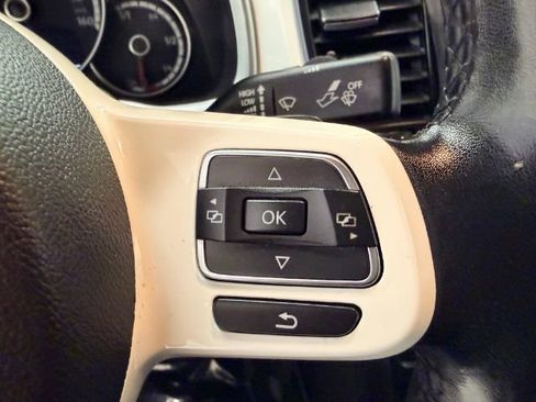 Used 2014 Volkswagen Beetle TDI image 19