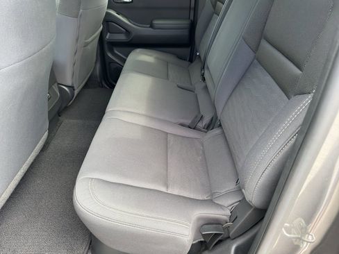 Used 2024 Nissan Frontier SV image 22