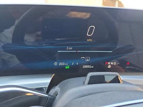 Used 2024 Cadillac Lyriq Luxury AWD/4WD image 12