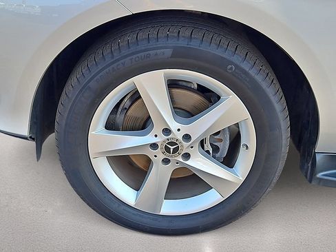 Certified 2018 Mercedes-Benz GLE 350 4MATIC w/ Premium 2 Package image 13