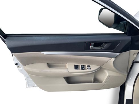 Used 2014 Subaru Outback 2.5i Premium w/ Moonroof Package & Eyesight image 21