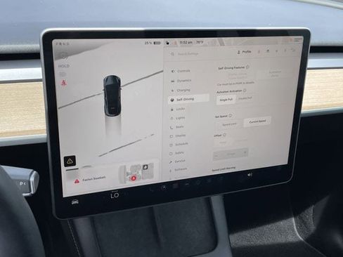 Used 2024 Tesla Model Y Long Range AWD/4WD image 18