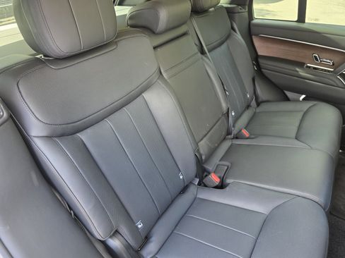 Certified 2024 Land Rover Range Rover SE AWD/4WD image 24