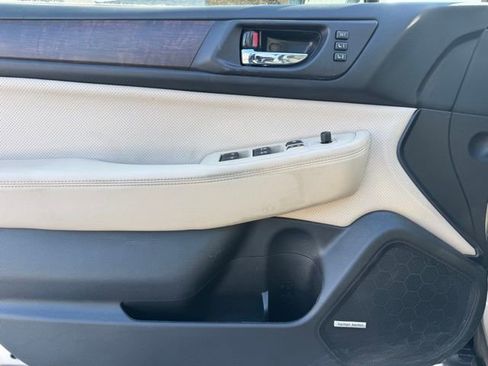 Used 2017 Subaru Outback 2.5i Limited image 14