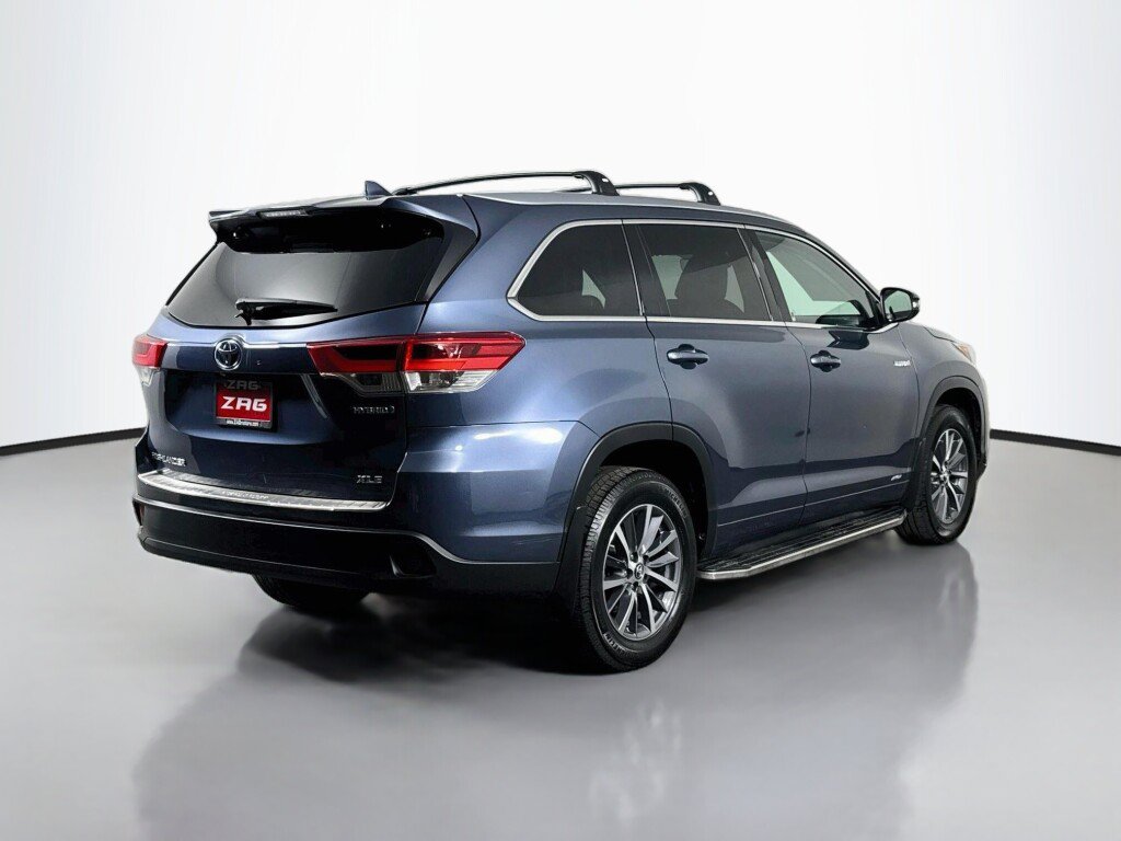 Used 2017 Toyota Highlander XLE AWD/4WD image 5