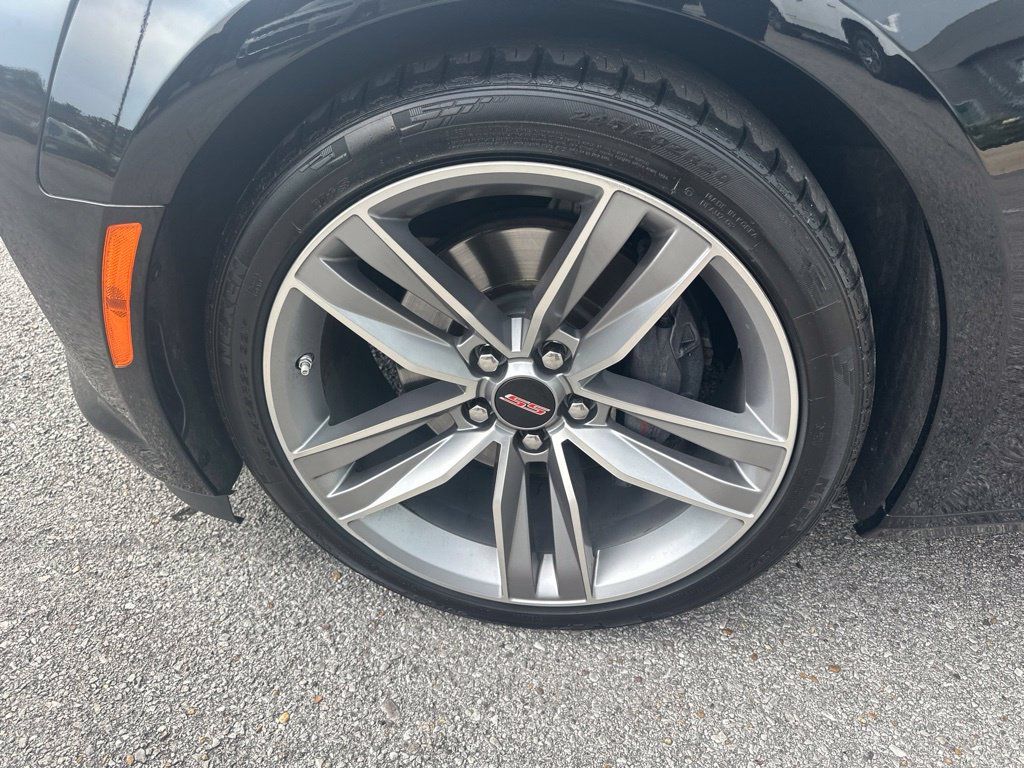 Used 2017 Chevrolet Camaro SS RWD image 6