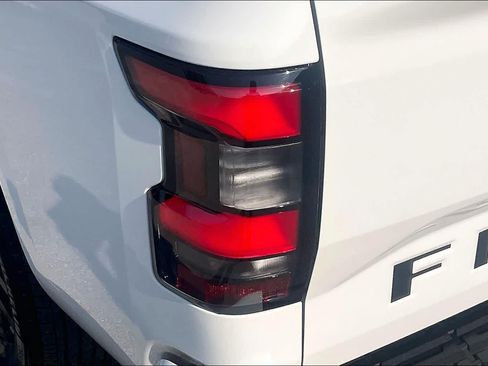 Used 2023 Nissan Frontier SV w/ Tow Package RWD image 28