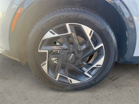 Used 2024 Kia Sportage SX image 10