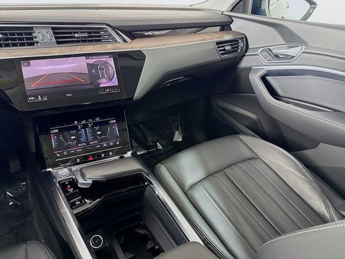 Used 2019 Audi e-tron Premium Plus image 25
