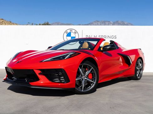 Used 2021 Chevrolet Corvette Stingray Preferred Conv w/ Z51 Performance Package RWD image 9