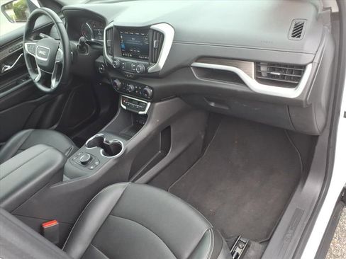 Used 2024 GMC Terrain SLT image 18
