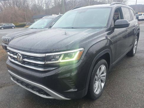 Used 2021 Volkswagen Atlas SE image 2