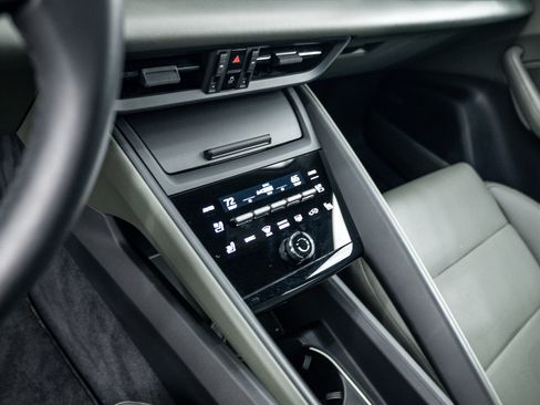 Certified 2025 Porsche Macan 4 Electric AWD/4WD image 17