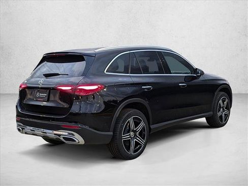 Certified 2026 Mercedes-Benz GLC 300 image 2