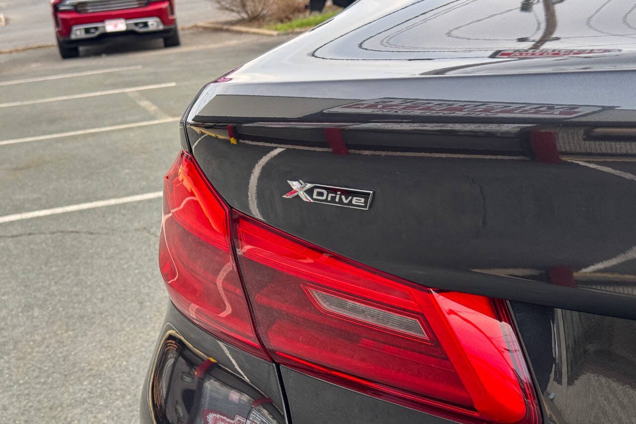 Used 2018 BMW 530i xDrive AWD/4WD image 16