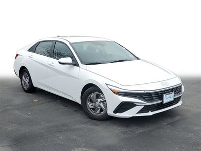 Used 2025 Hyundai Elantra SE
