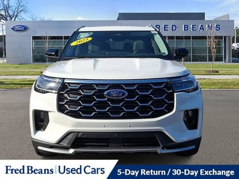 Used 2025 Ford Explorer Platinum w/ Ultimate Package AWD/4WD image 2