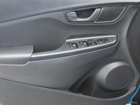 Used 2023 Hyundai Kona SE image 22