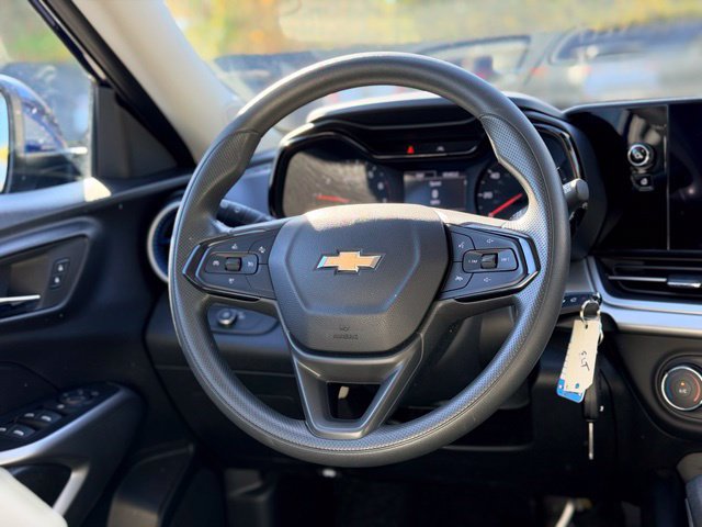Used 2024 Chevrolet Trax LS w/ LS Convenience Package FWD image 20