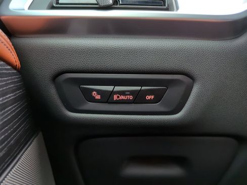 Used 2025 BMW X5 xDrive40i w/ Executive Package image 26