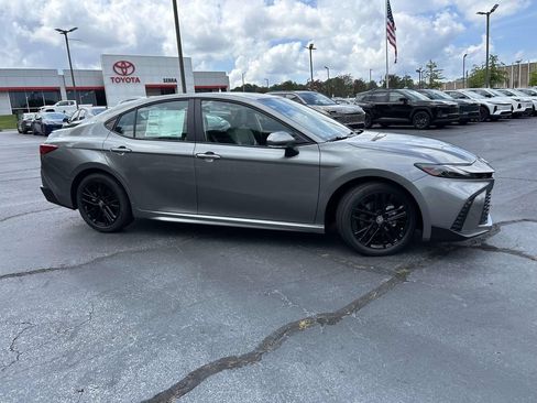 New 2026 Toyota Camry SE w/ Convenience Package FWD image 2