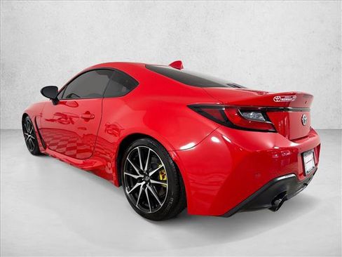 Used 2023 Toyota GR86 RWD image 5