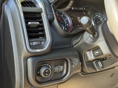 Used 2019 RAM 2500 Laramie w/ Night Edition image 25