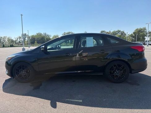 Used 2016 Ford Focus SE FWD image 12