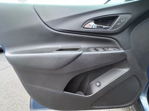 Used 2024 Chevrolet Equinox LT image 32