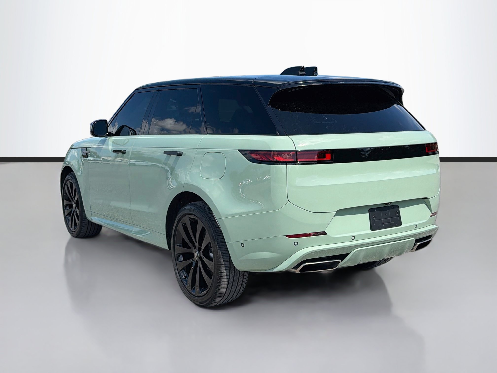 Used 2025 Land Rover Range Rover Sport Dynamic SE AWD/4WD image 3