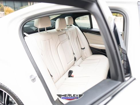 Used 2018 BMW 540i w/ M Sport Package image 18